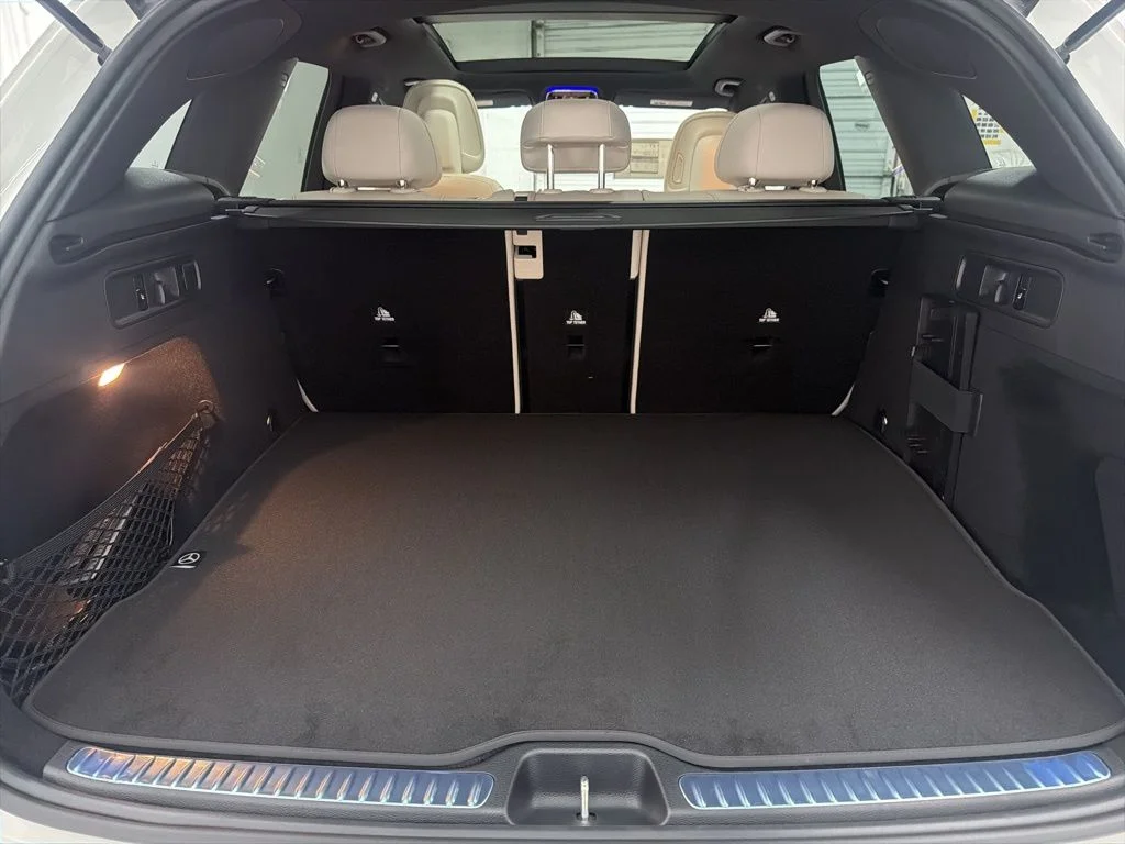 Used 2026 White Mercedes-Benz GLC 300 image 23