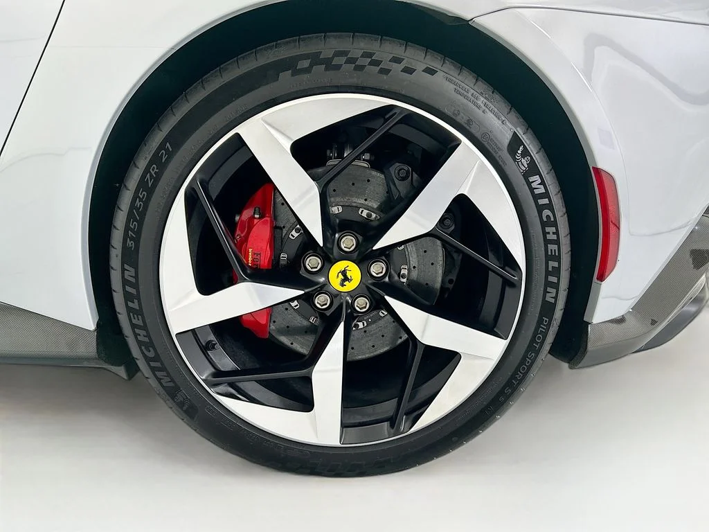 Used 2025 Bianco Artico Ferrari  image 25