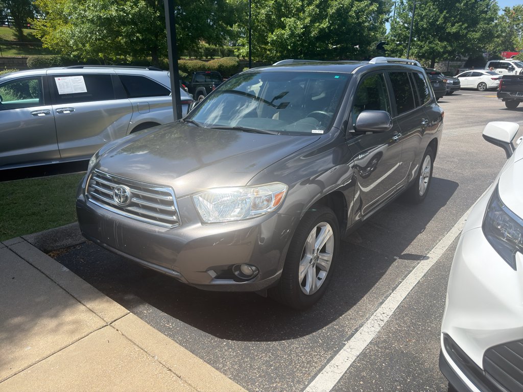 Used 2010 MAGNETIC GRAY METALLIC Toyota Limited image 1