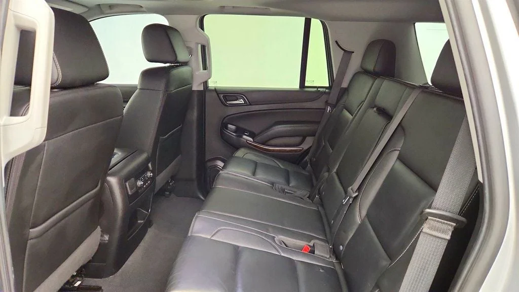 Used 2020 Silver Ice Metallic Chevrolet 4WD 4dr LT w/ Luxury Pkg & Sun/Entertainment Pkg image 21