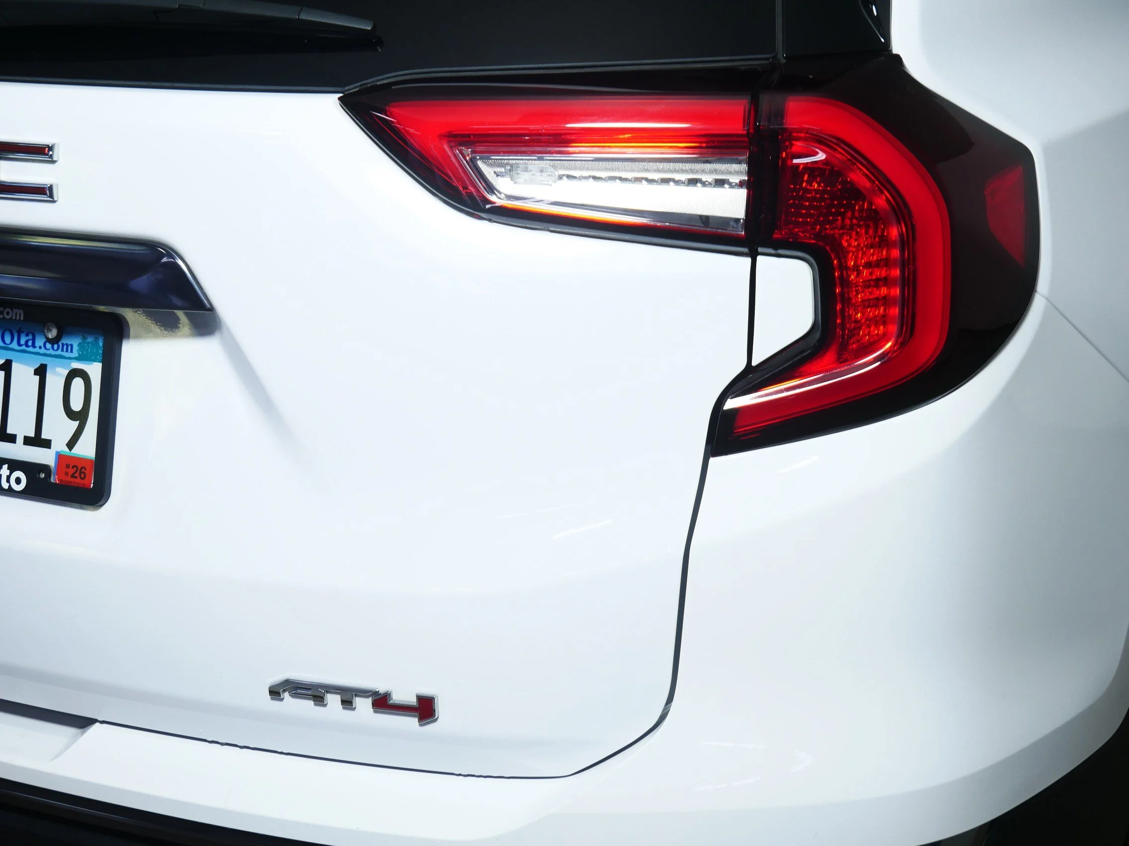 Used 2022 Summit White GMC AT4 image 17