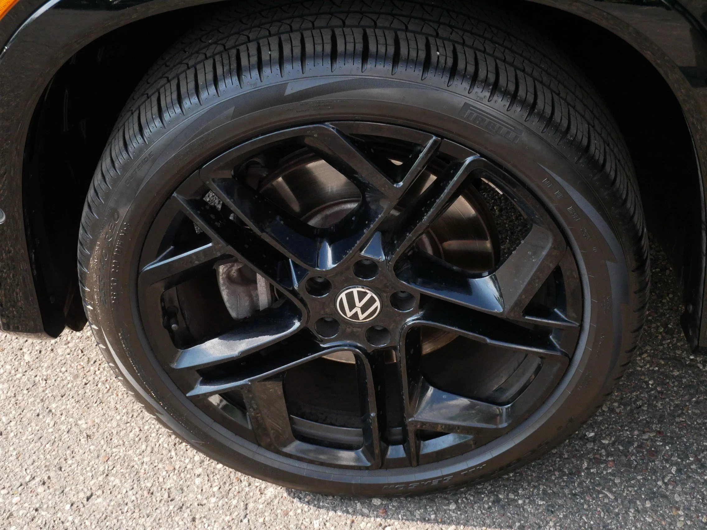 Certified Used 2025 Deep Black Pearl Volkswagen SE R-Line Black image 15