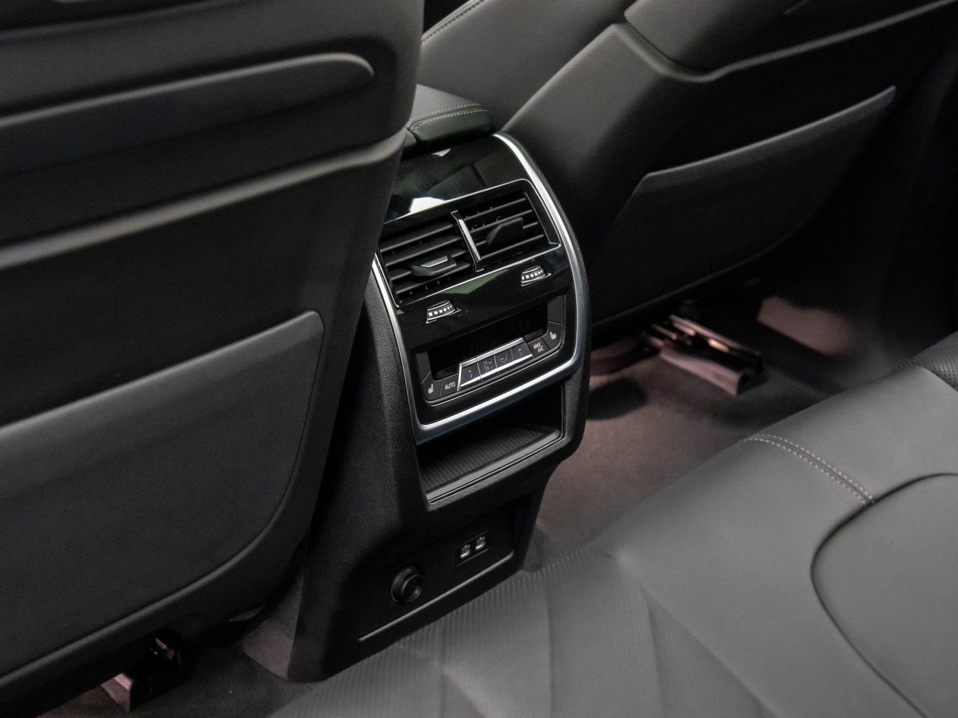 New 2026 Skyscraper Grey Metallic BMW xDrive50e image 19
