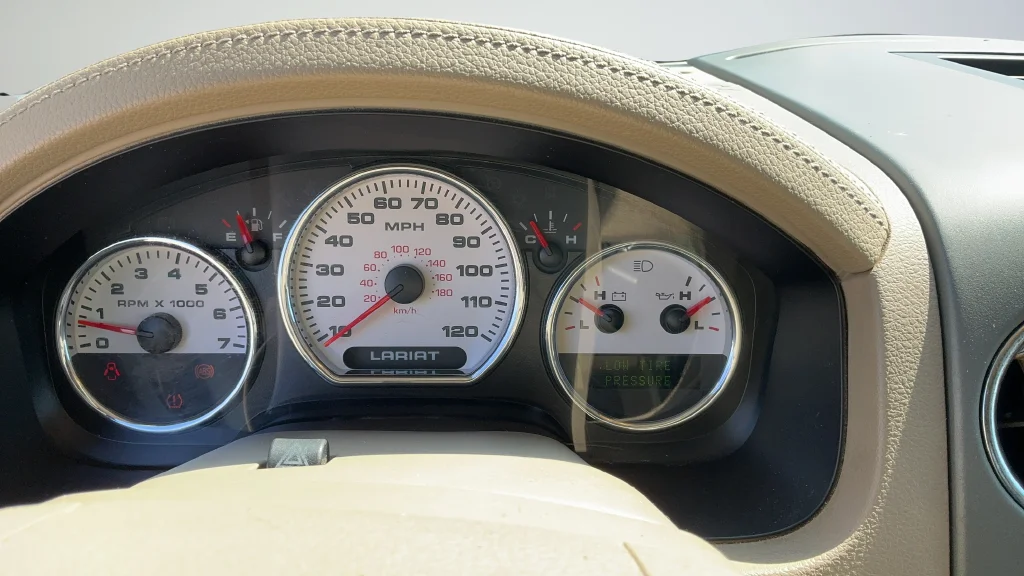 Used 2008 Black Ford Lariat image 12