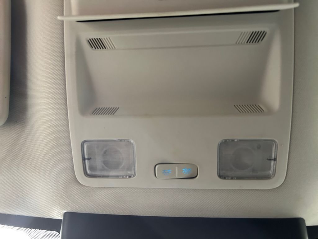 Used 2022 White Ford XLT image 29