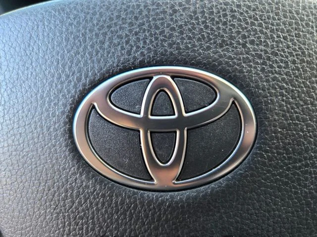 Used 2025 Silver Toyota XLE image 32