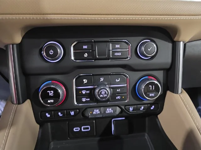 Used 2023 White Chevrolet Premier image 26