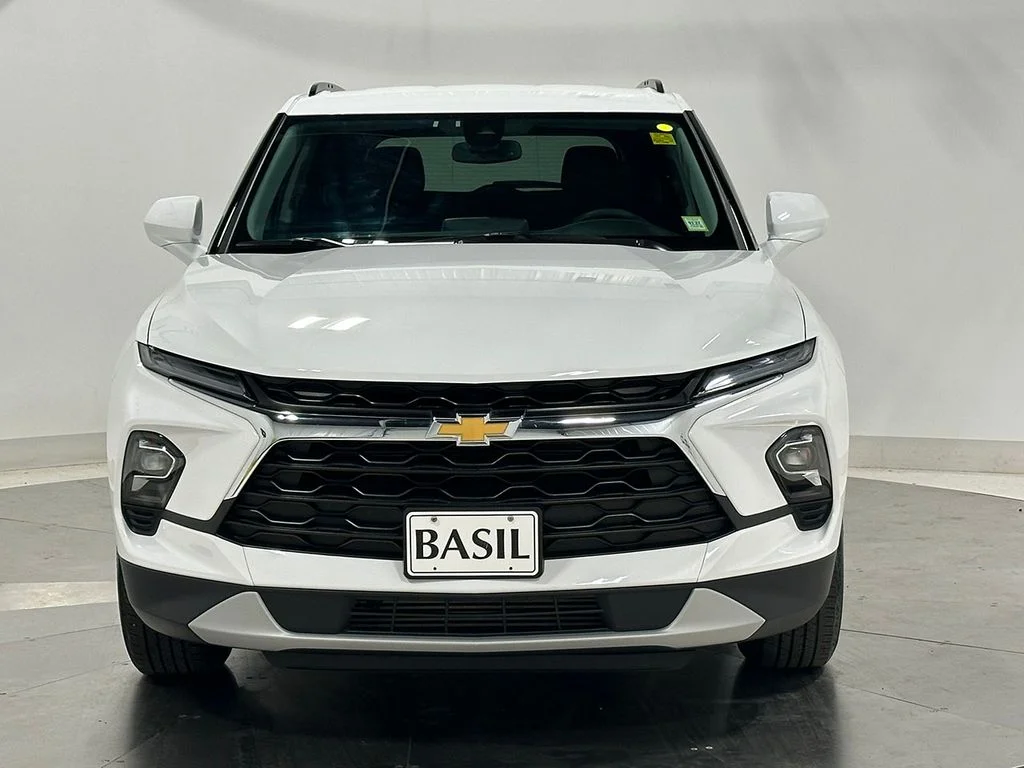 Used 2024 White Chevrolet LT image 9