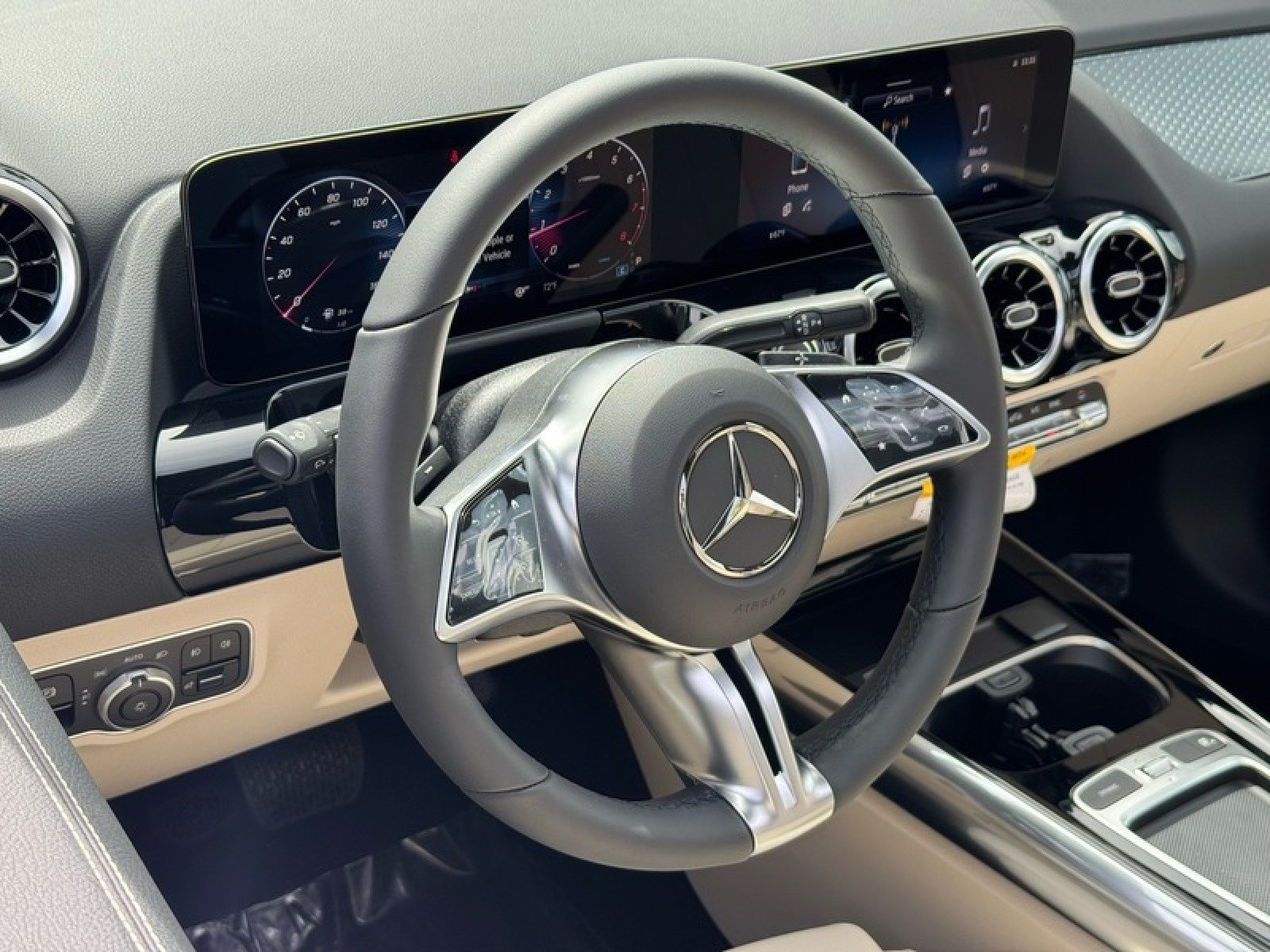 New 2026 Night Black Mercedes-Benz GLA 250 SUV image 22