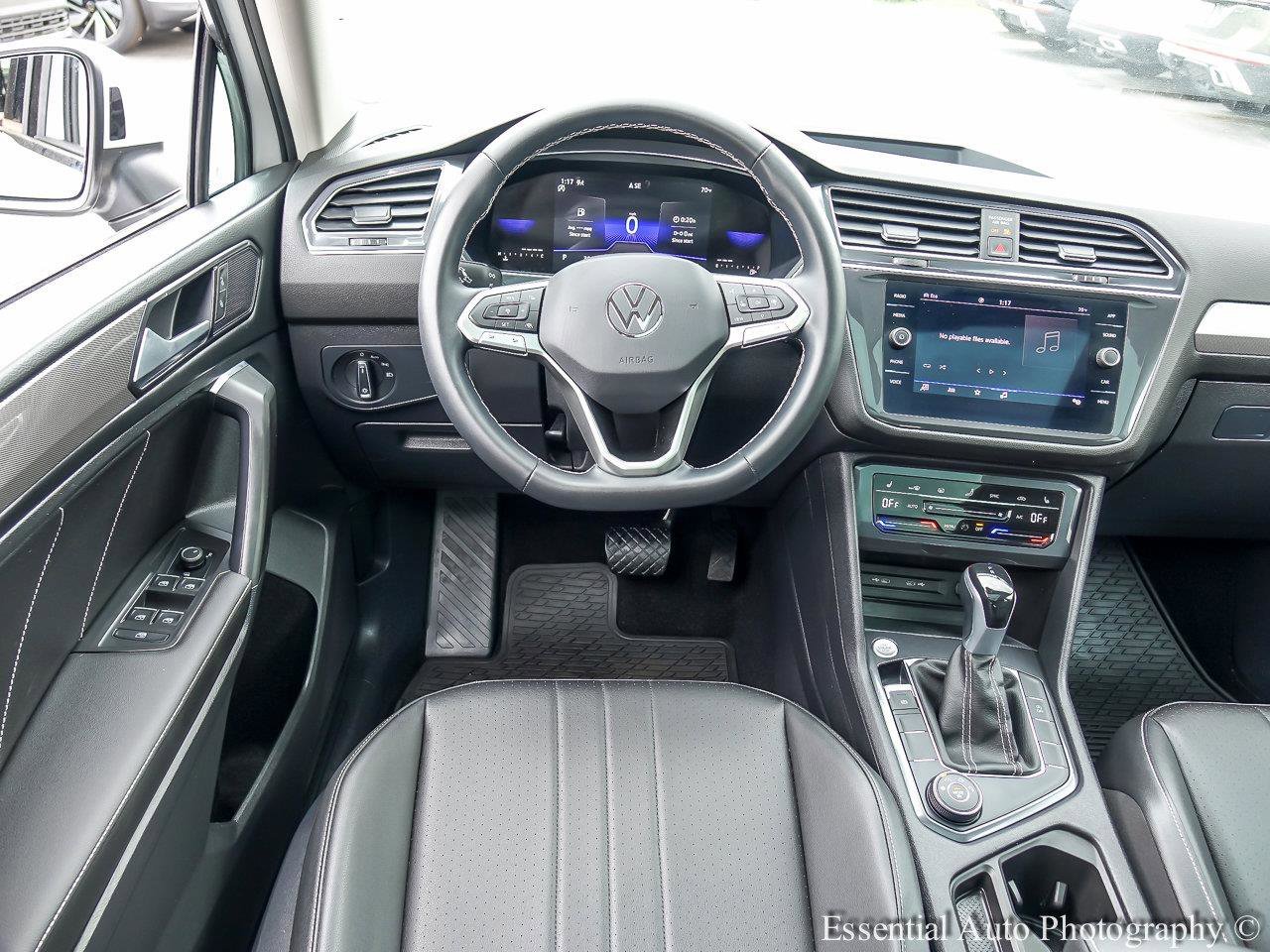 Used 2023 Opal White Pearl Volkswagen SE image 12
