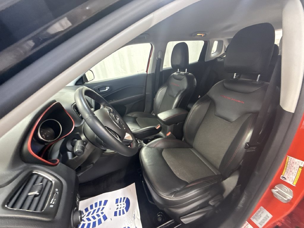 Used 2018 Spitfire Orange Clearcoat Jeep Trailhawk image 26