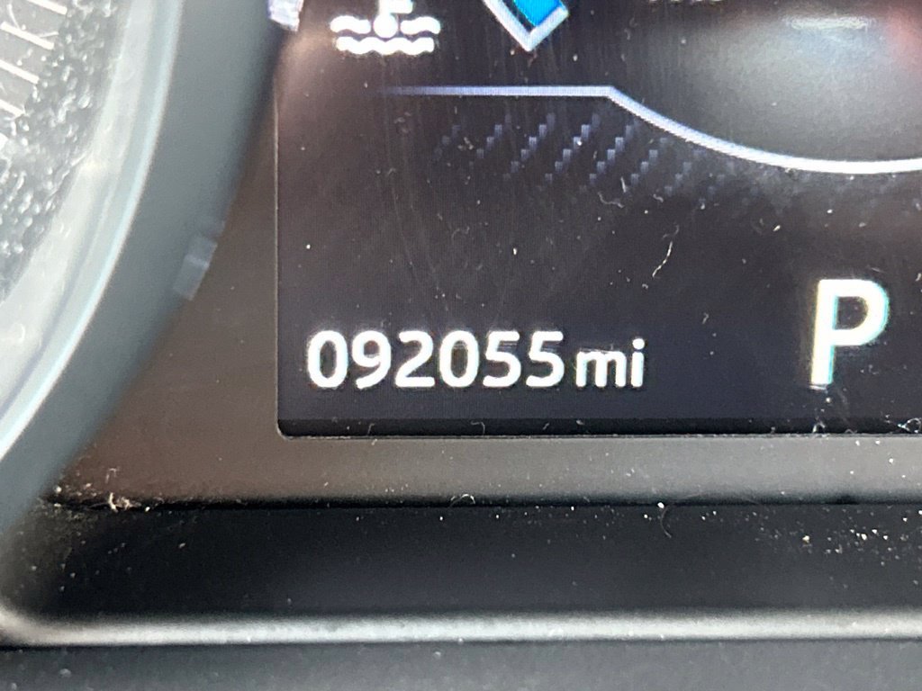Used 2018 White Jaguar Base image 18