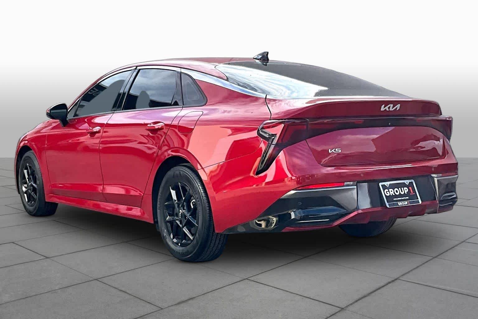Used 2025 Runway Red Kia LXS image 12