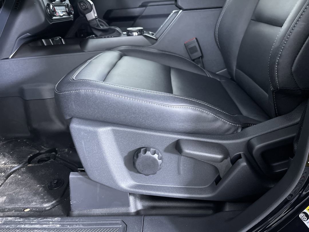 New 2026 Shadow Black Ford Badlands image 13