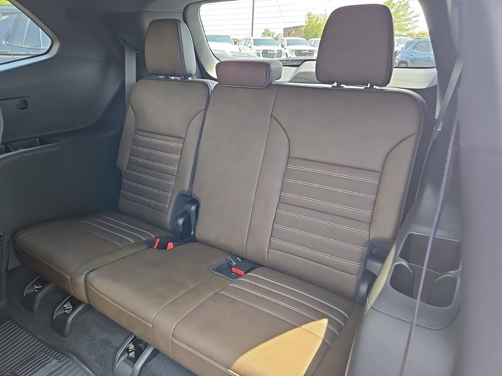 2026 GMC Acadia Denali Ultimate - Photo 24