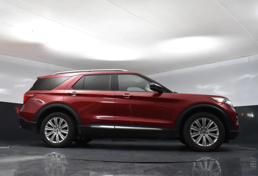 Used 2022 Red Ford Limited image 11