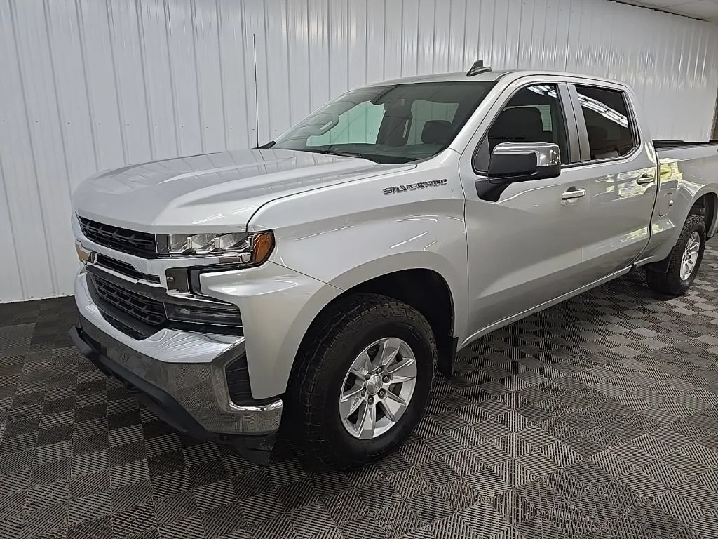 Used 2019 Silver Ice Metallic Chevrolet LT image 8