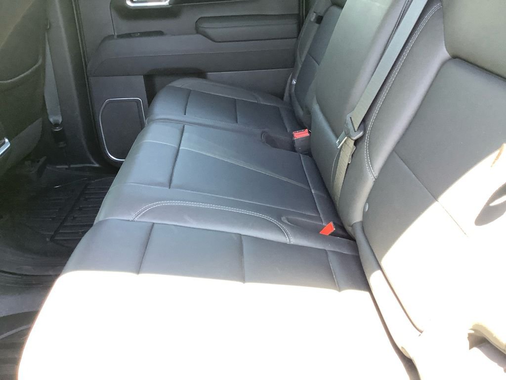 Used 2023 White GMC SLT image 19