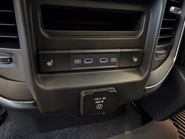 New 2027 Diamond Black Crystal Pearl-Coat Exterior Paint RAM Laramie image 14