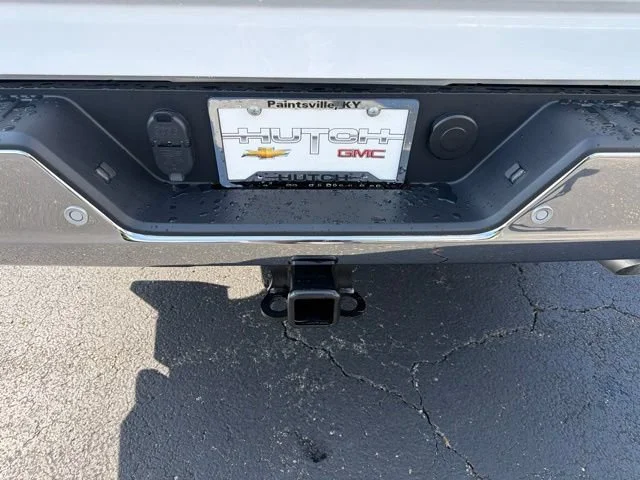 New 2026 Summit White Chevrolet WT image 19