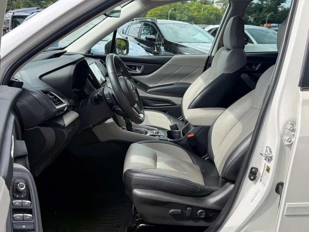 Used 2023 Crystal White Pearl Subaru Limited image 22