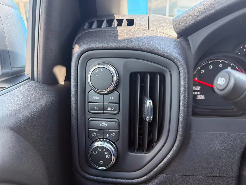 New 2026 Summit White GMC Pro image 20