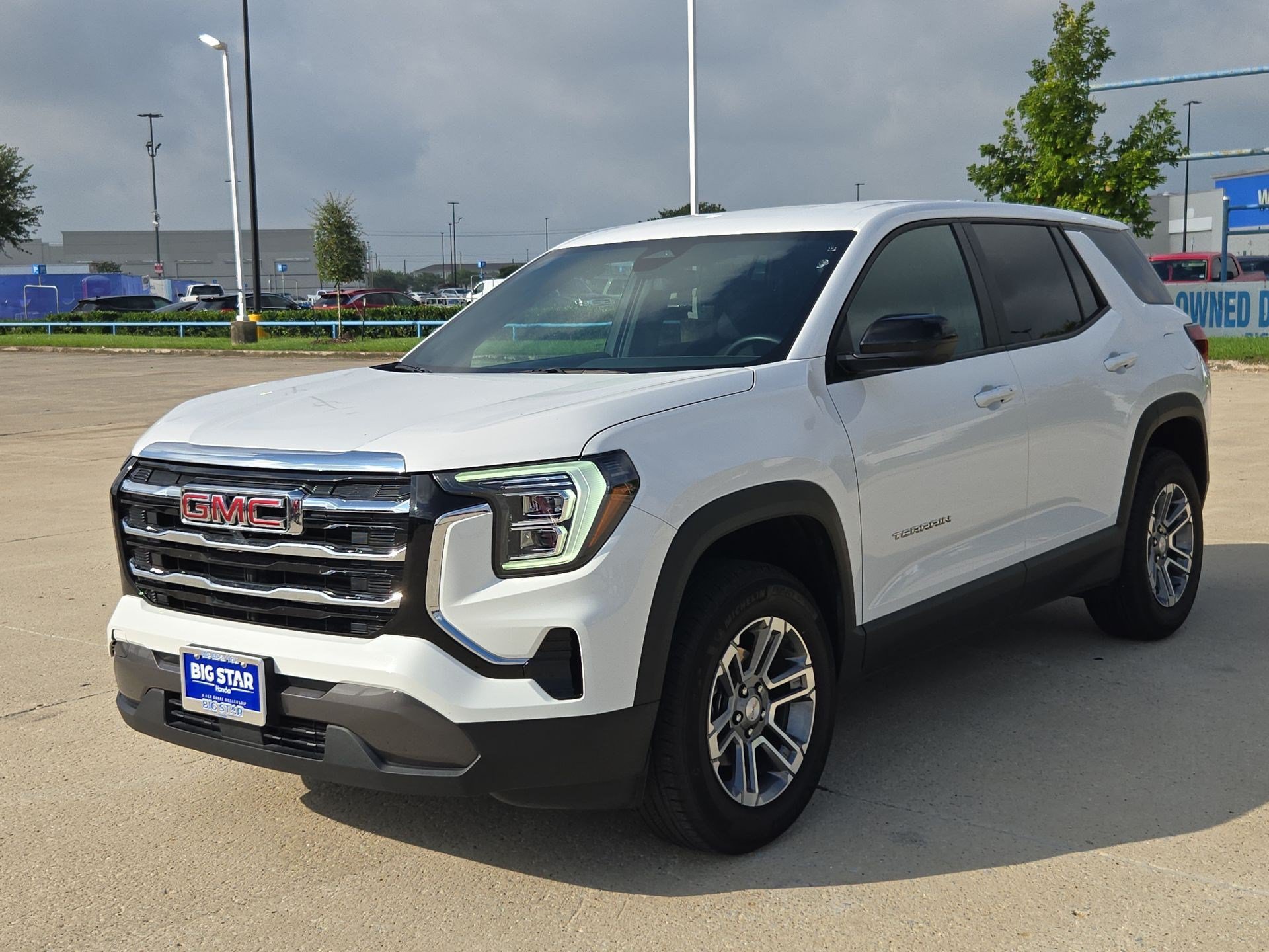 Used 2026 Summit White GMC FWD Elevation image 7