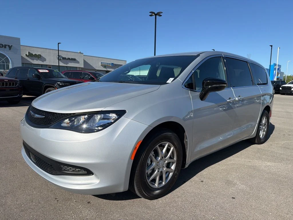 2026 Chrysler Voyager LX's photo
