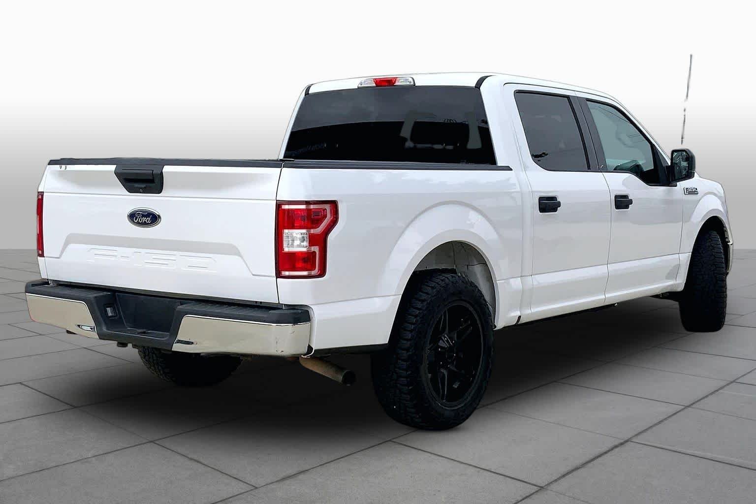 Used 2018 Oxford White Ford XLT image 13