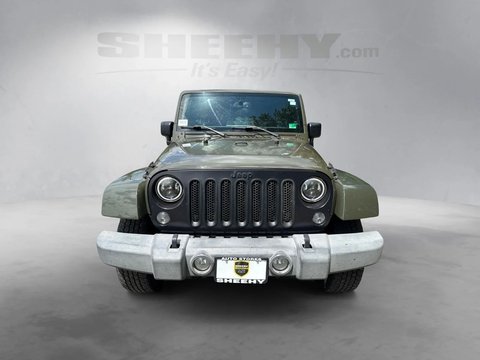 Used 2015 Green Jeep Unlimited Sahara image 15