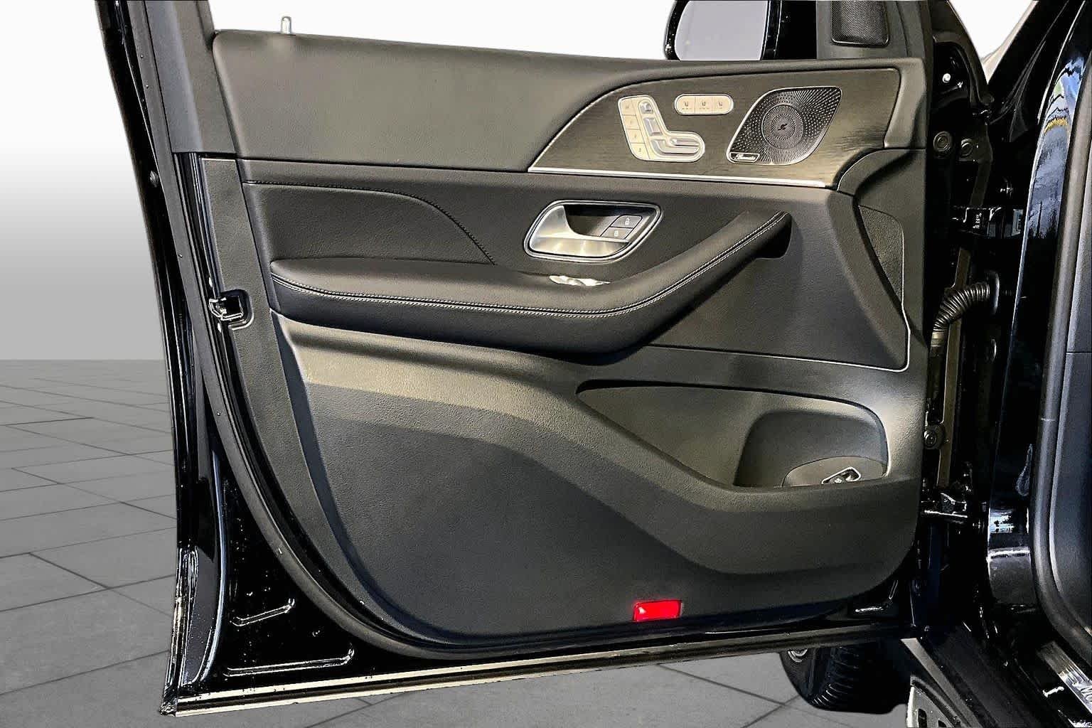 New 2027 Obsidian Black Metallic Mercedes-Benz GLE 450 image 11