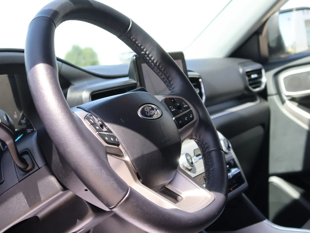 Certified Used 2023 Black Metallic Ford XLT image 27