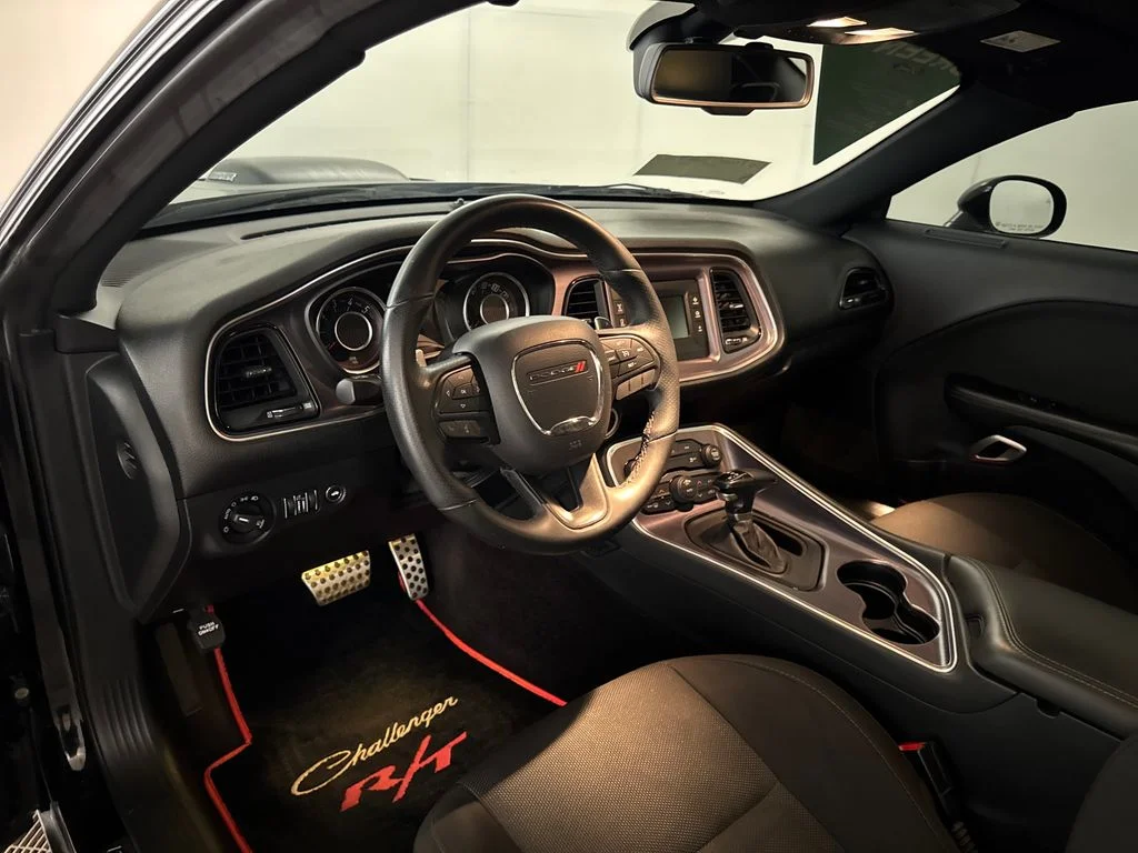 Used 2016 Black Dodge R/T Shaker image 6