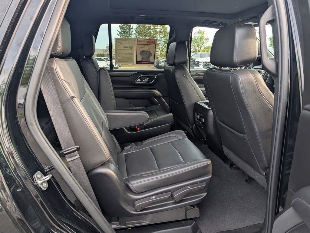 Used 2022 Black Chevrolet Z71 image 18