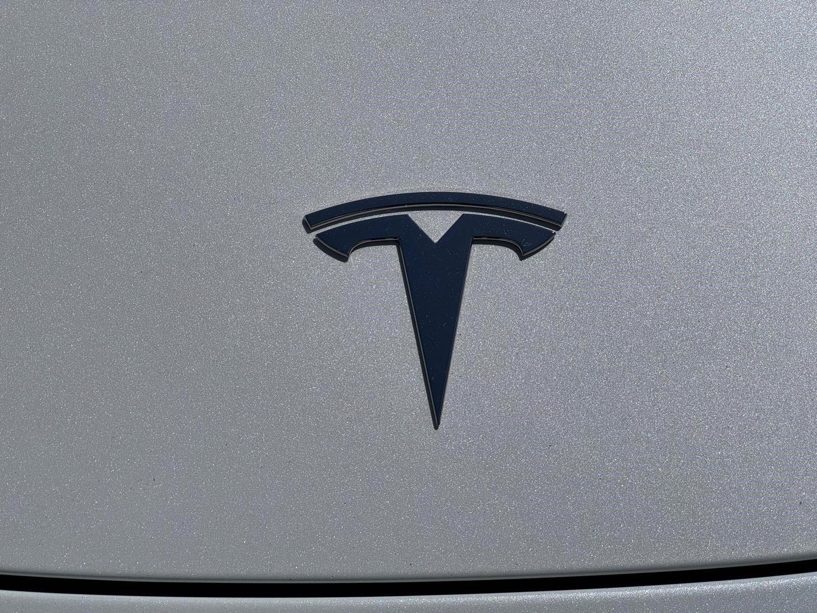 Used 2023  Tesla  image 19