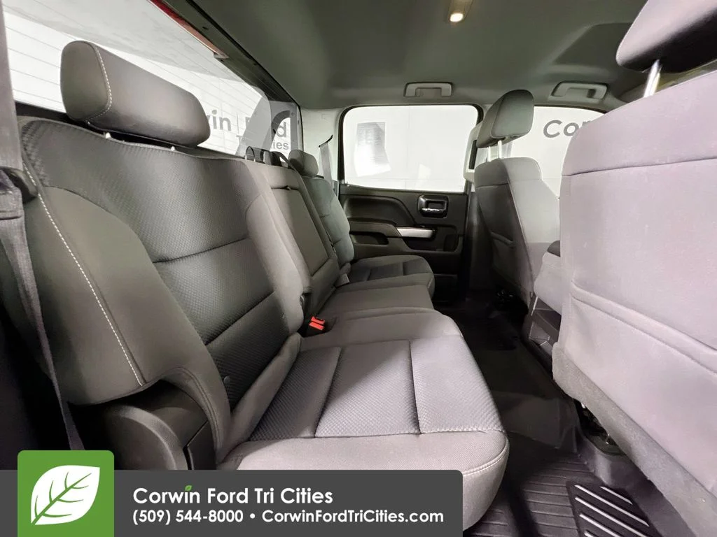 Used 2017 White Chevrolet LT image 14