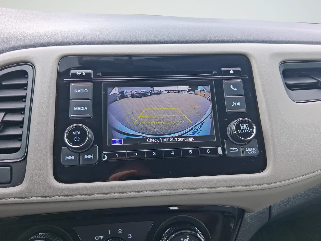Used 2022 White Honda LX image 15