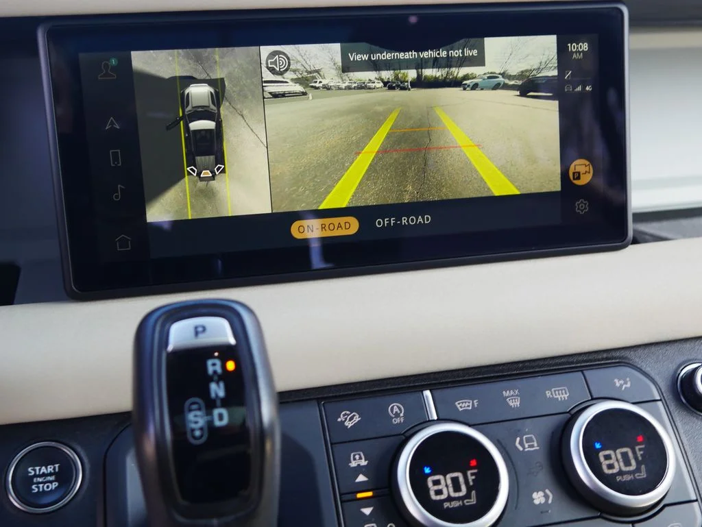 Used 2023  Land Rover X-Dynamic SE image 39