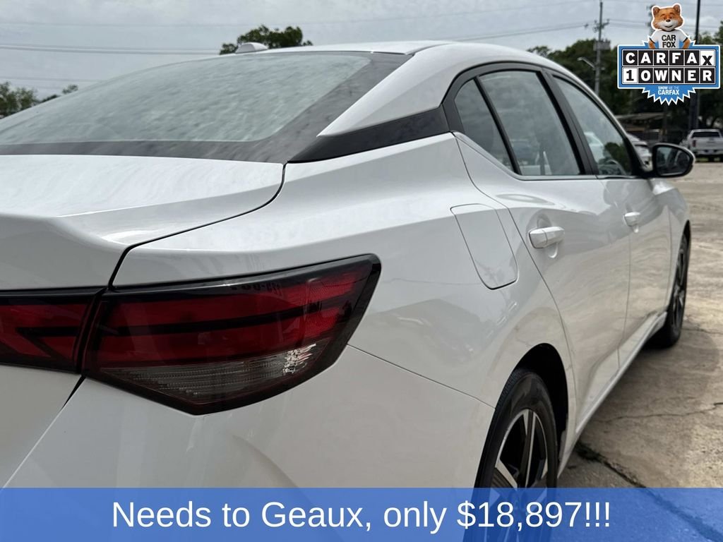 Used 2025 White Nissan SV image 16