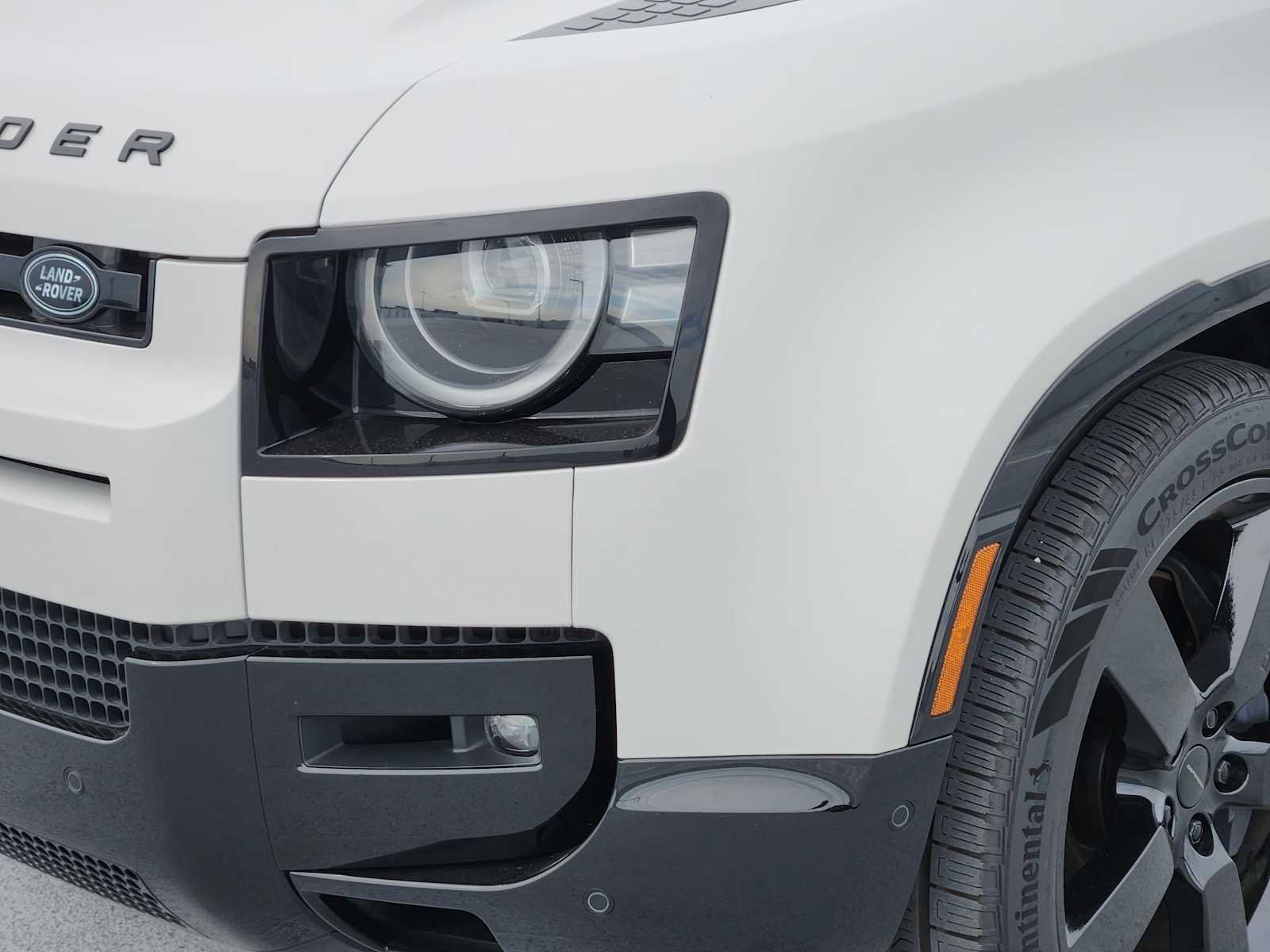 2026 Land Rover Defender X-Dynamic SE - Photo 8