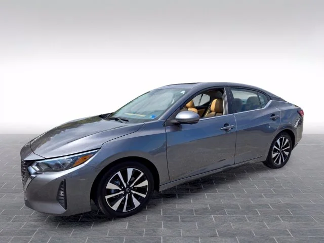 Used 2025 Gray Nissan SV image 3