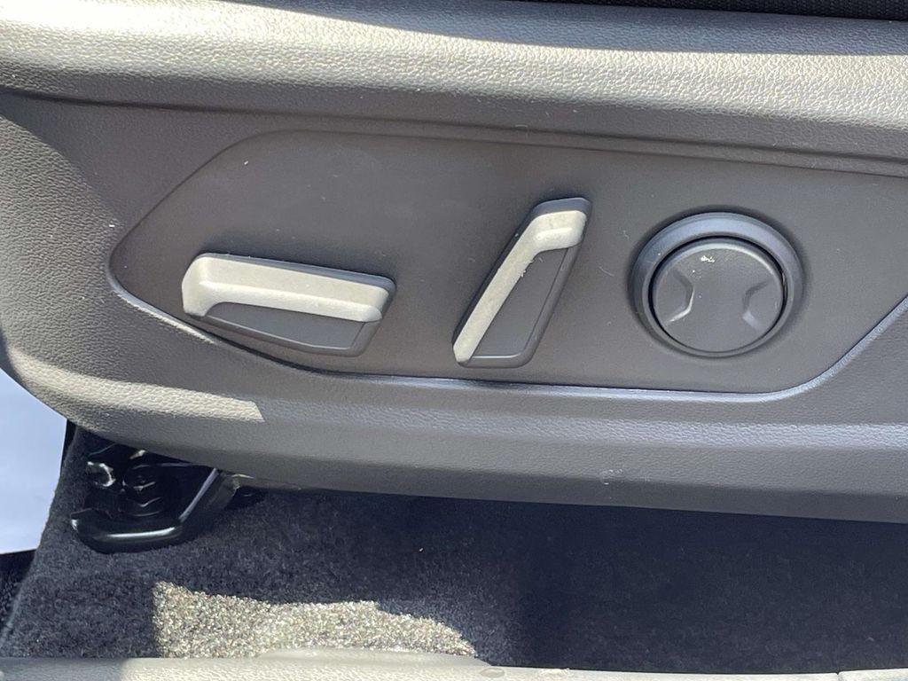 New 2026 White Hyundai SEL AWD image 18