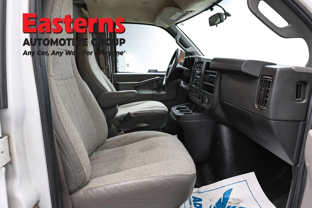Used 2020 White GMC Work Van image 23