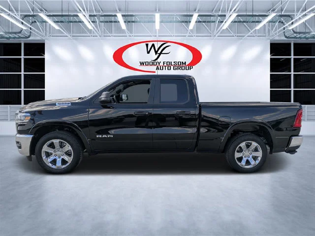 New 2026 Diamond Black Crystal Pearl-Coat Exterior Paint RAM Big Horn/Lone Star image 6
