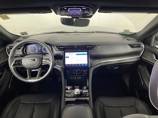 Used 2023 White Jeep Overland image 38