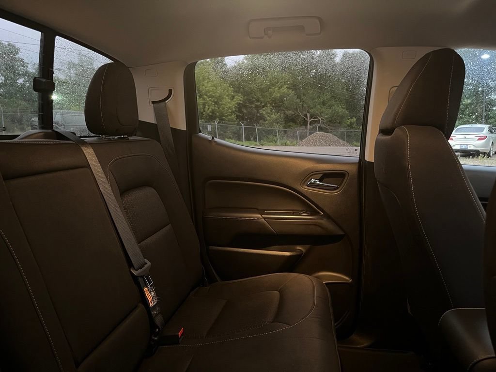 Used 2016 CARDINAL RED GMC 4WD SLE image 32