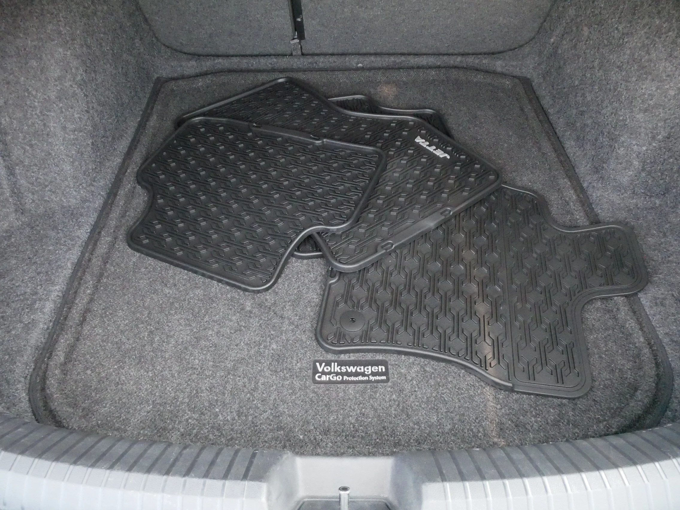 Certified Used 2023 DEEP BLACK PEARL EFFECT Volkswagen SE image 18