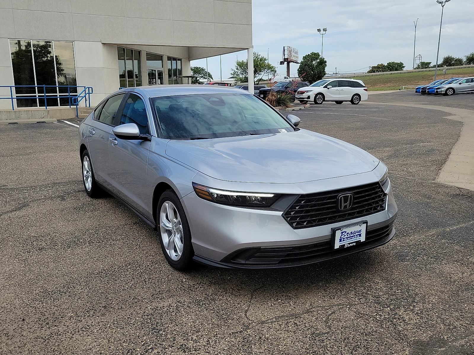 New 2026 Solar Silver Metallic Honda LX image 2
