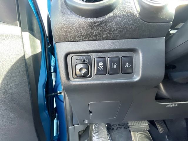 Used 2024 Sapphire Blue Metallic Mitsubishi Black Edition image 17