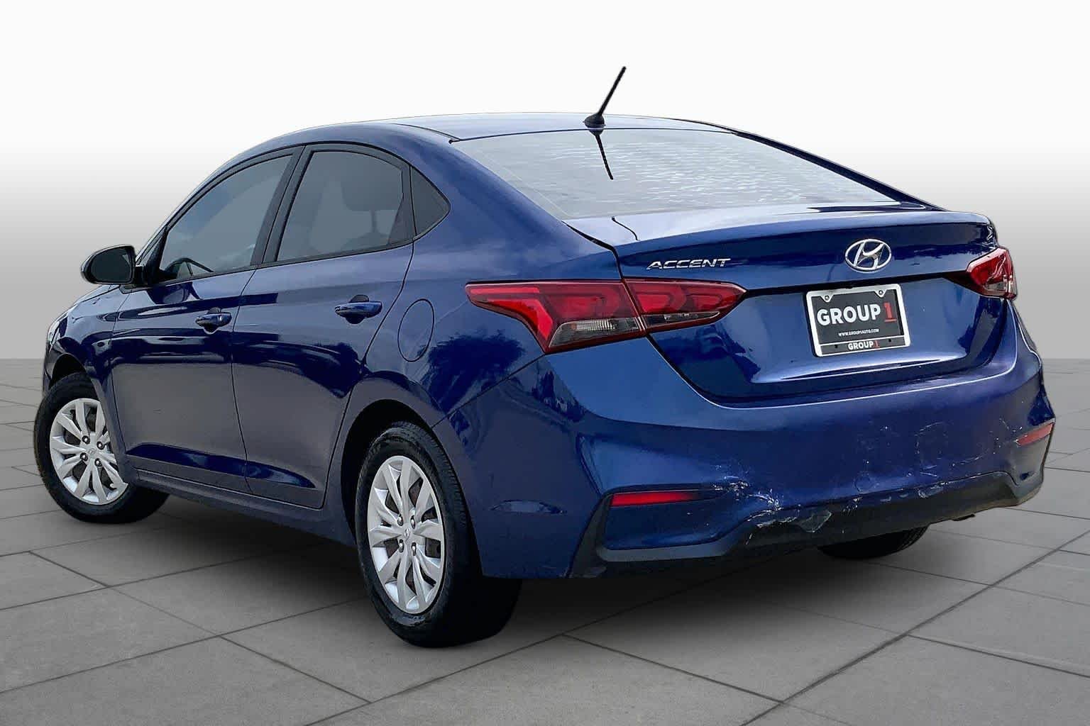 Used 2022 Admiral Blue Hyundai SE image 12